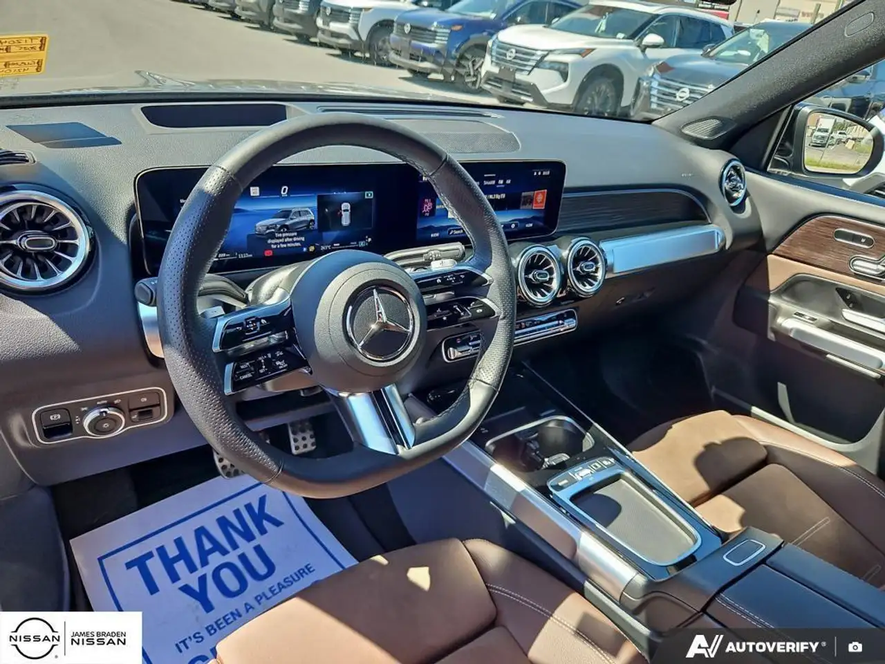 Mercedes-Benz GLB снимка Mercedes-Benz GLB