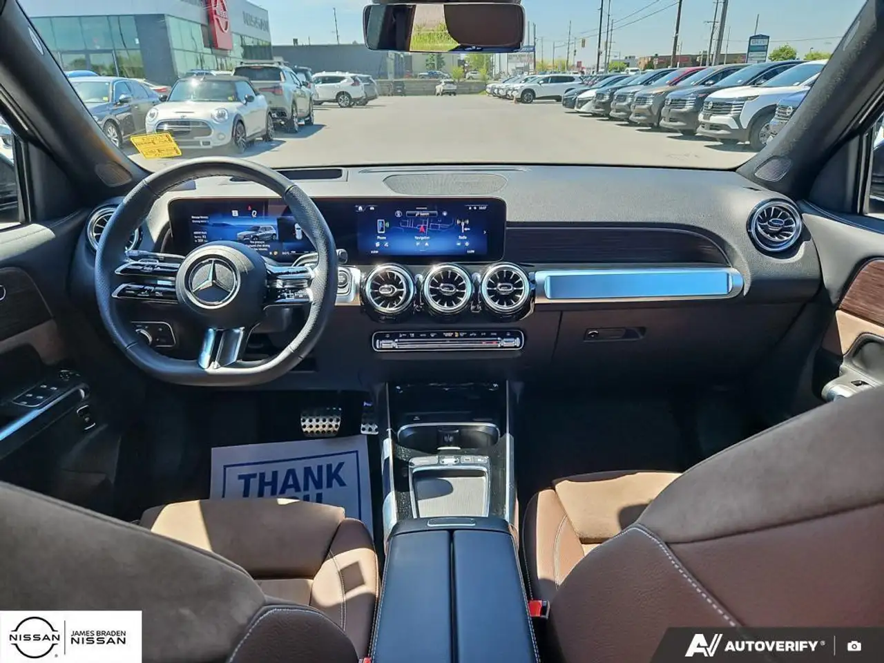 Mercedes-Benz GLB снимка Mercedes-Benz GLB