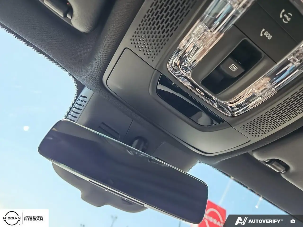 Mercedes-Benz GLB снимка Mercedes-Benz GLB