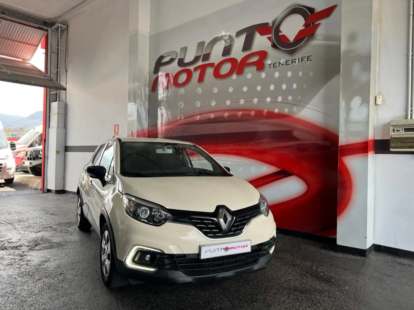 Renault Captur 1.5dCi Energy eco2 Xmod 66kW Beige - 1