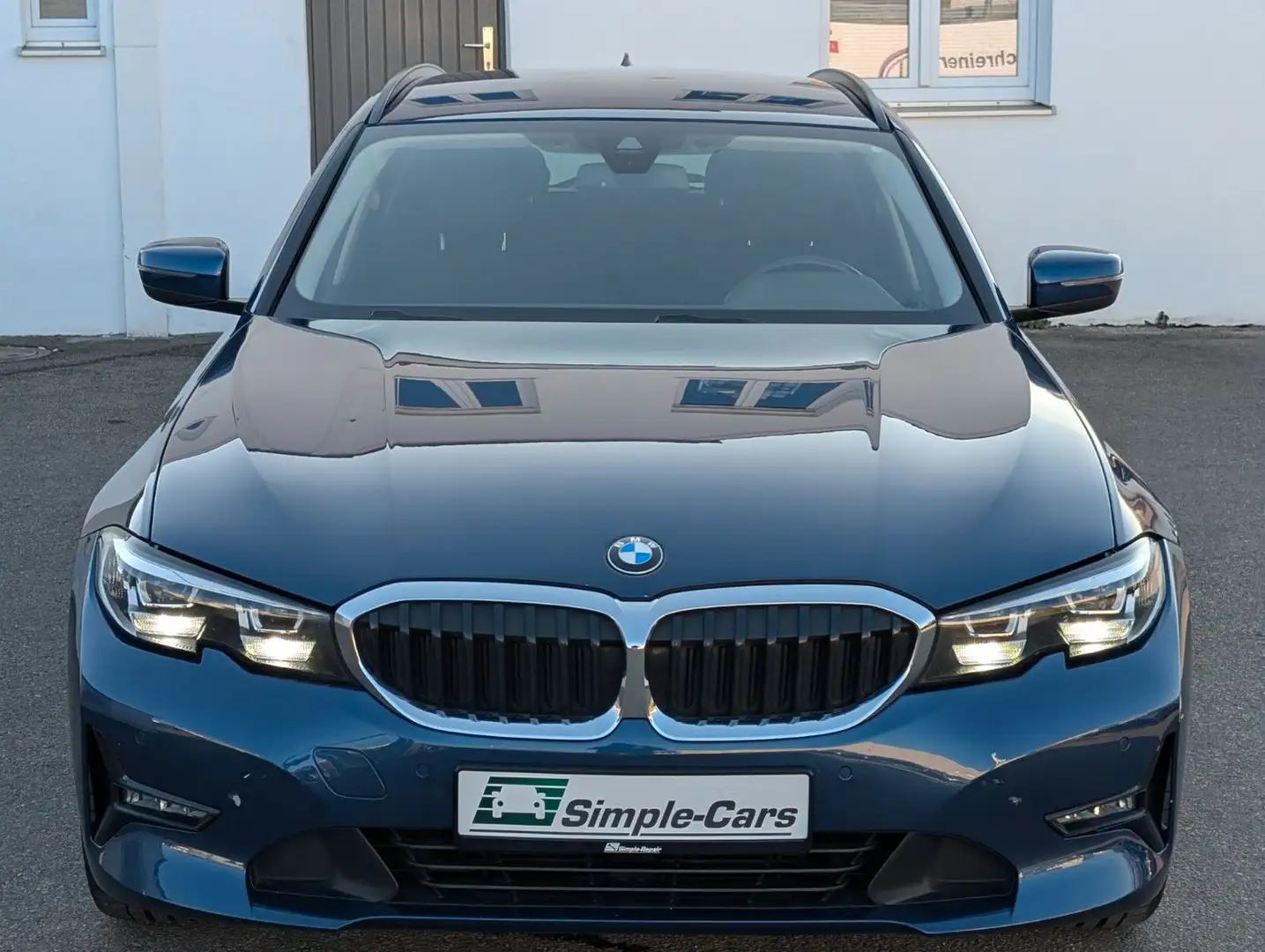 BMW 318 3er Touring 318 d *AHK*NAVI*ASISST*NEW-MODEL*LED Bleu - 2