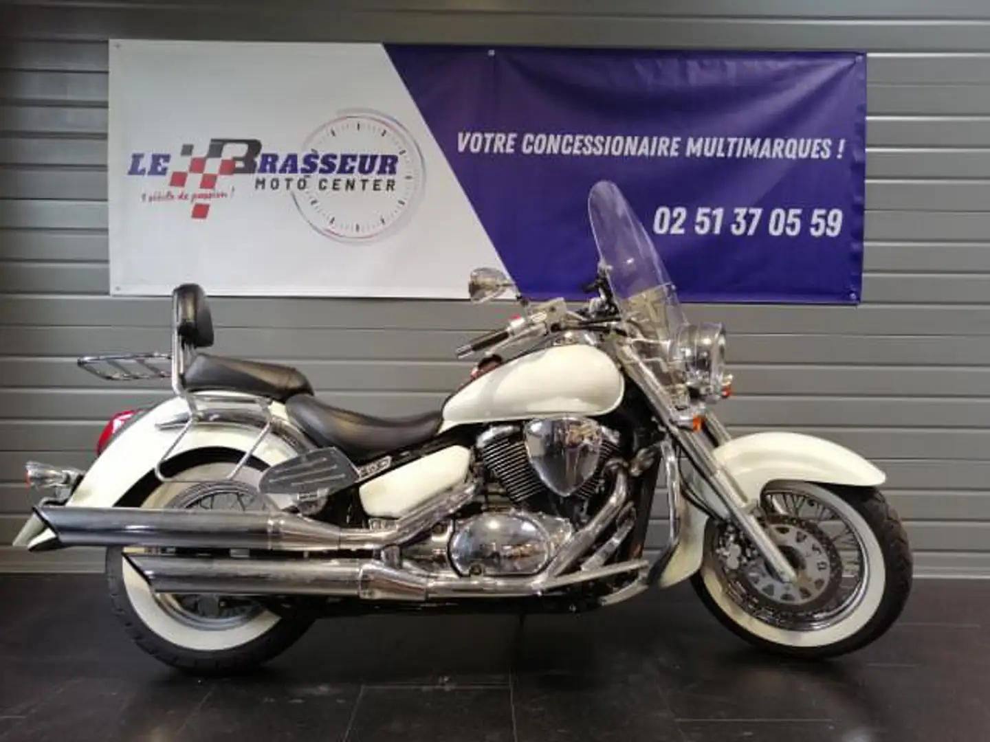 Suzuki VL 800 Alb - 1