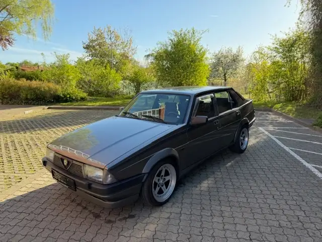 Alfa Romeo 75 2.0 Twinspark, wenig km.!