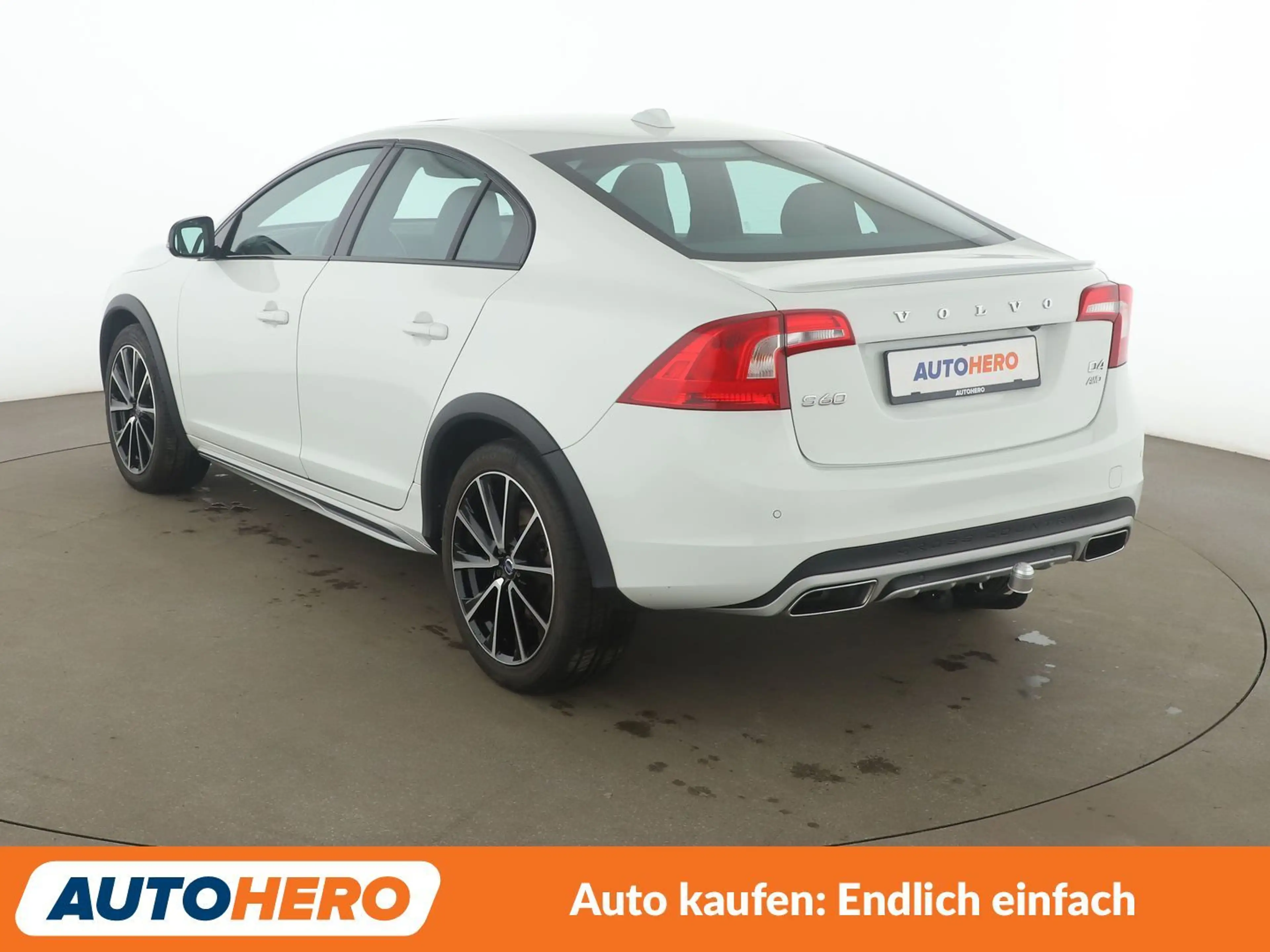 Volvo S60 Cross Country 2.4 D4 Summum AWD Aut.*NAVI*BI-XENON*ACC*CAM*PDC* — photo 4