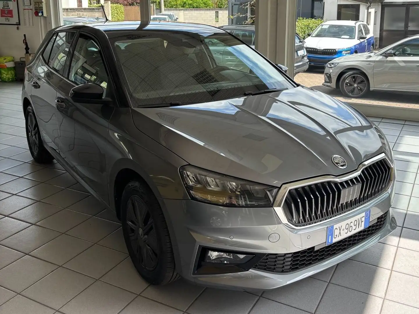 Skoda Fabia Fabia 1.0 tsi evo Style 95cv Grijs - 2