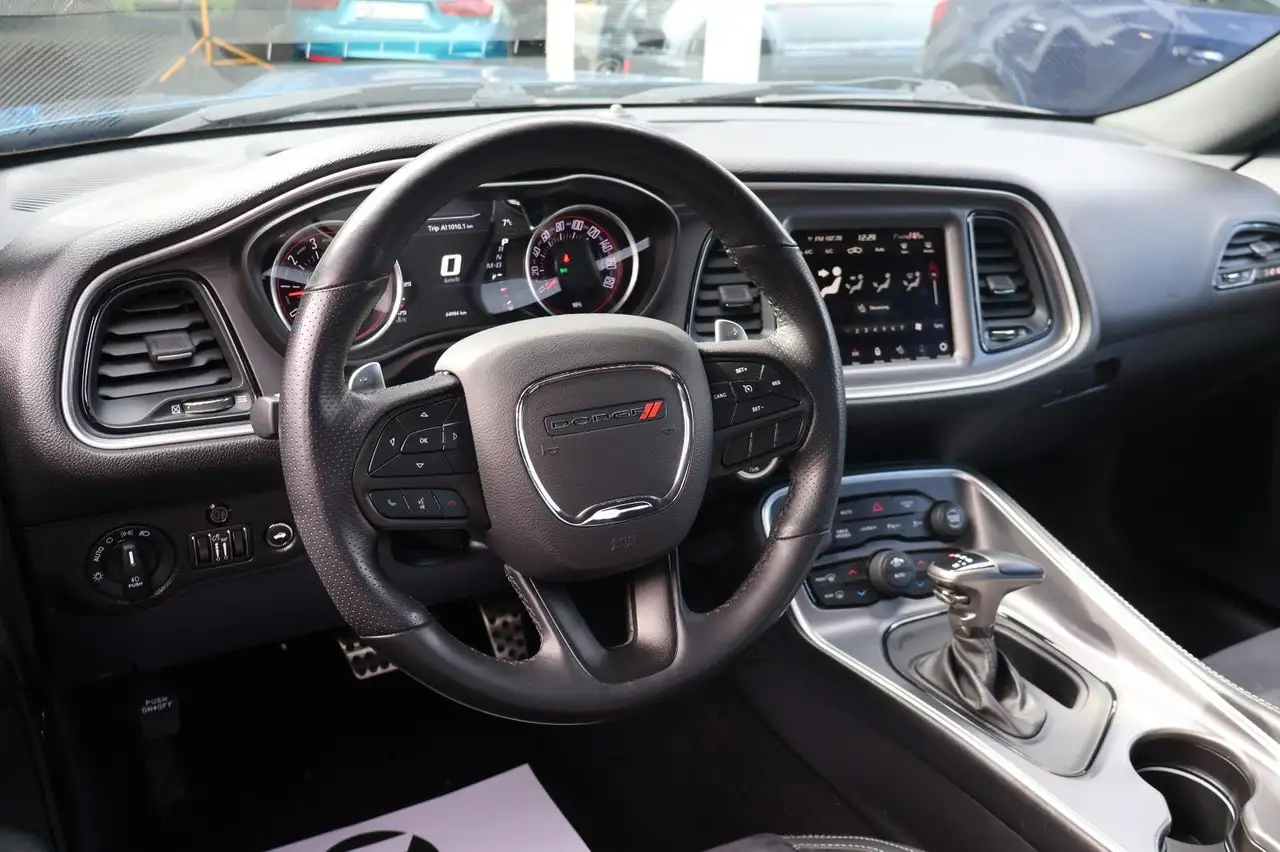 Dodge Challenger 2022 — фото 13