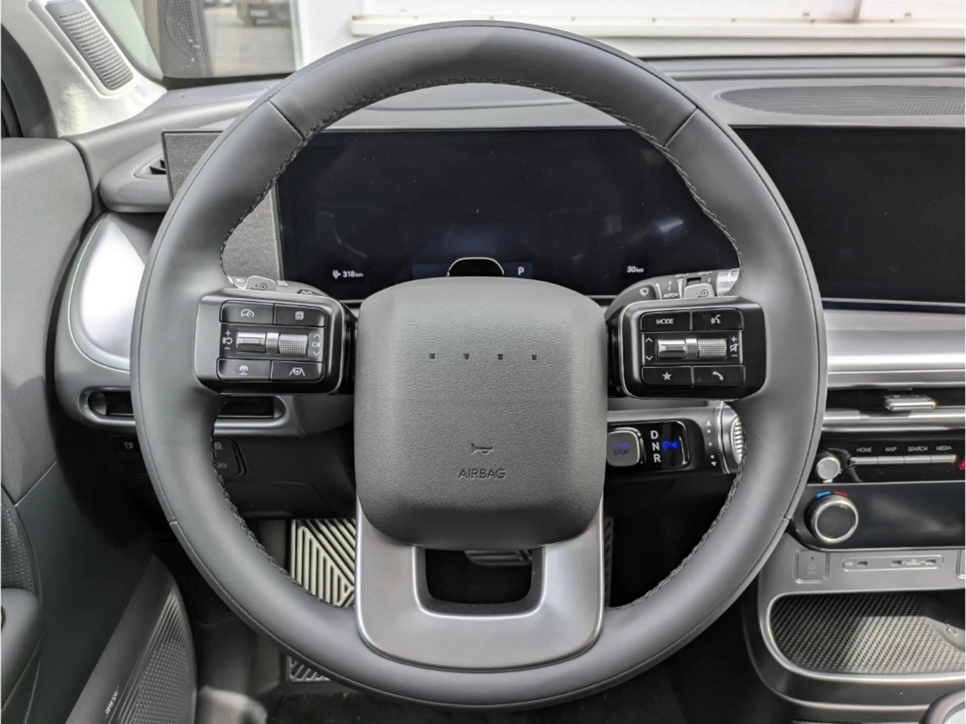 Hyundai IONIQ 9 UNIQ 110kWh (307PS) 4WD 7-Sitzer Pano HUD El. Pano — photo 9