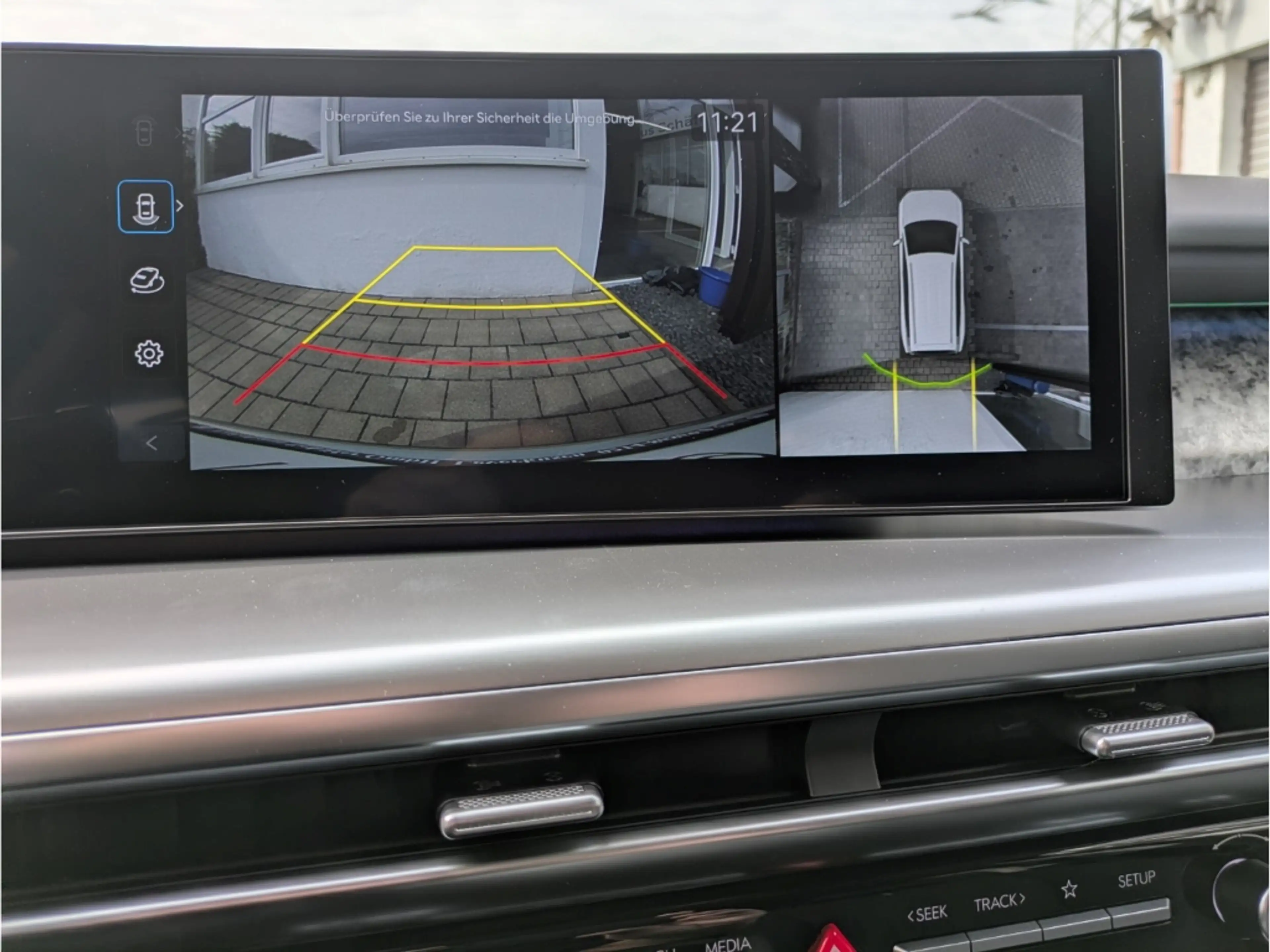 Hyundai IONIQ 9 UNIQ 110kWh (307PS) 4WD 7-Sitzer Pano HUD El. Pano — photo 14