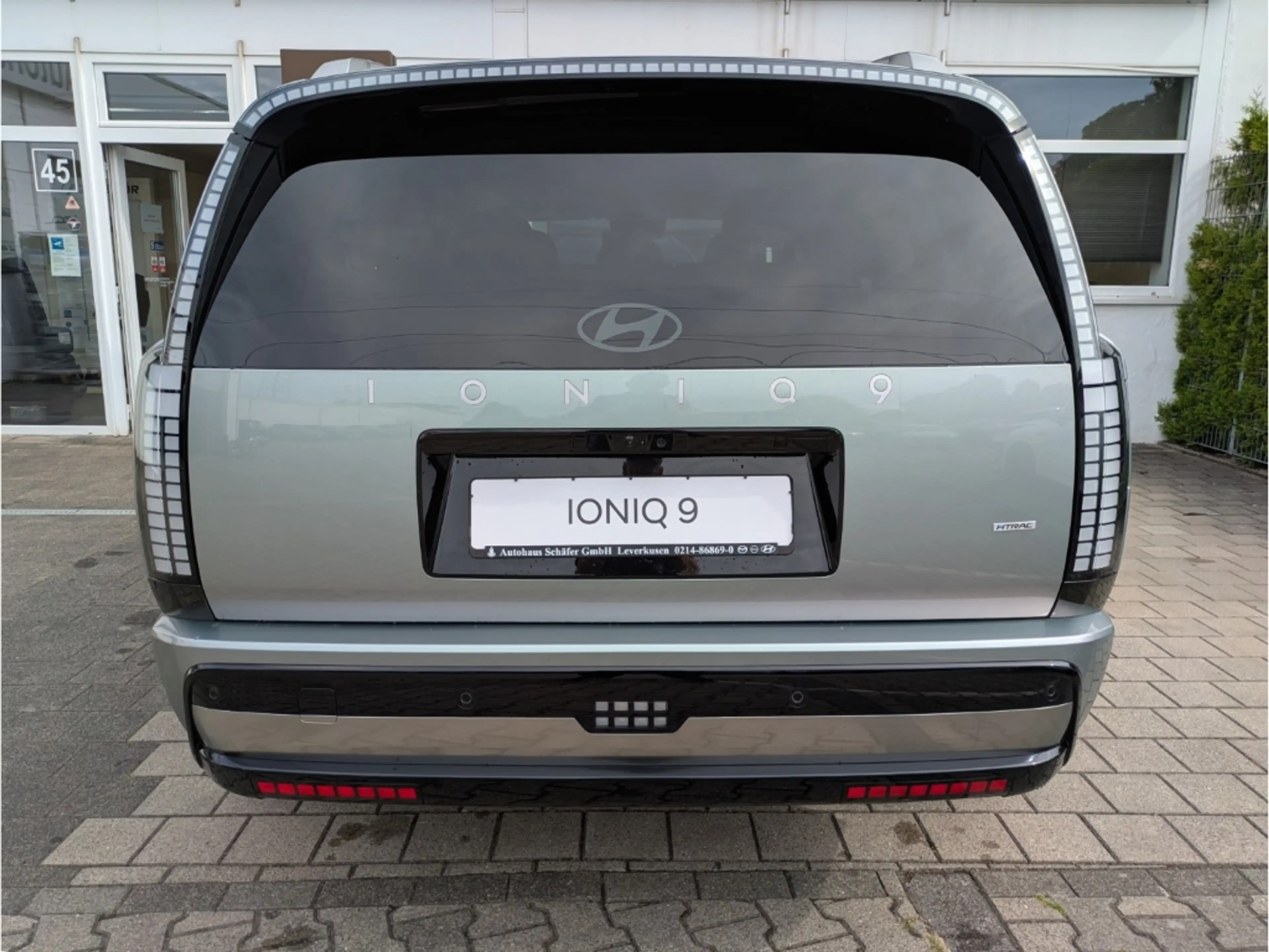 Hyundai IONIQ 9 UNIQ 110kWh (307PS) 4WD 7-Sitzer Pano HUD El. Pano — photo 4