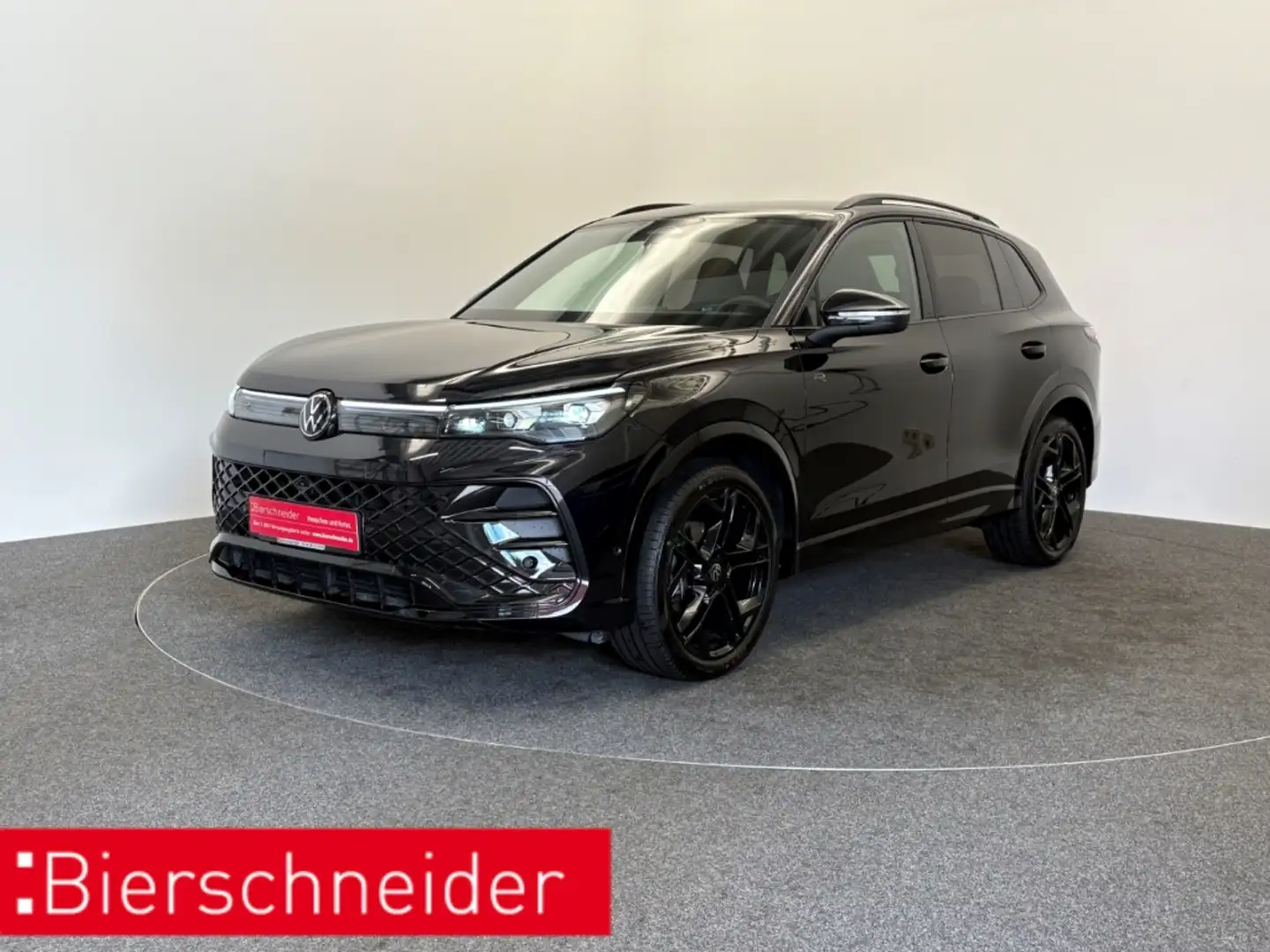 Volkswagen Tiguan 1.5 eTSI DSG R-Line Black Style IQ-LIGHT COCKPIT P Schwarz - 1