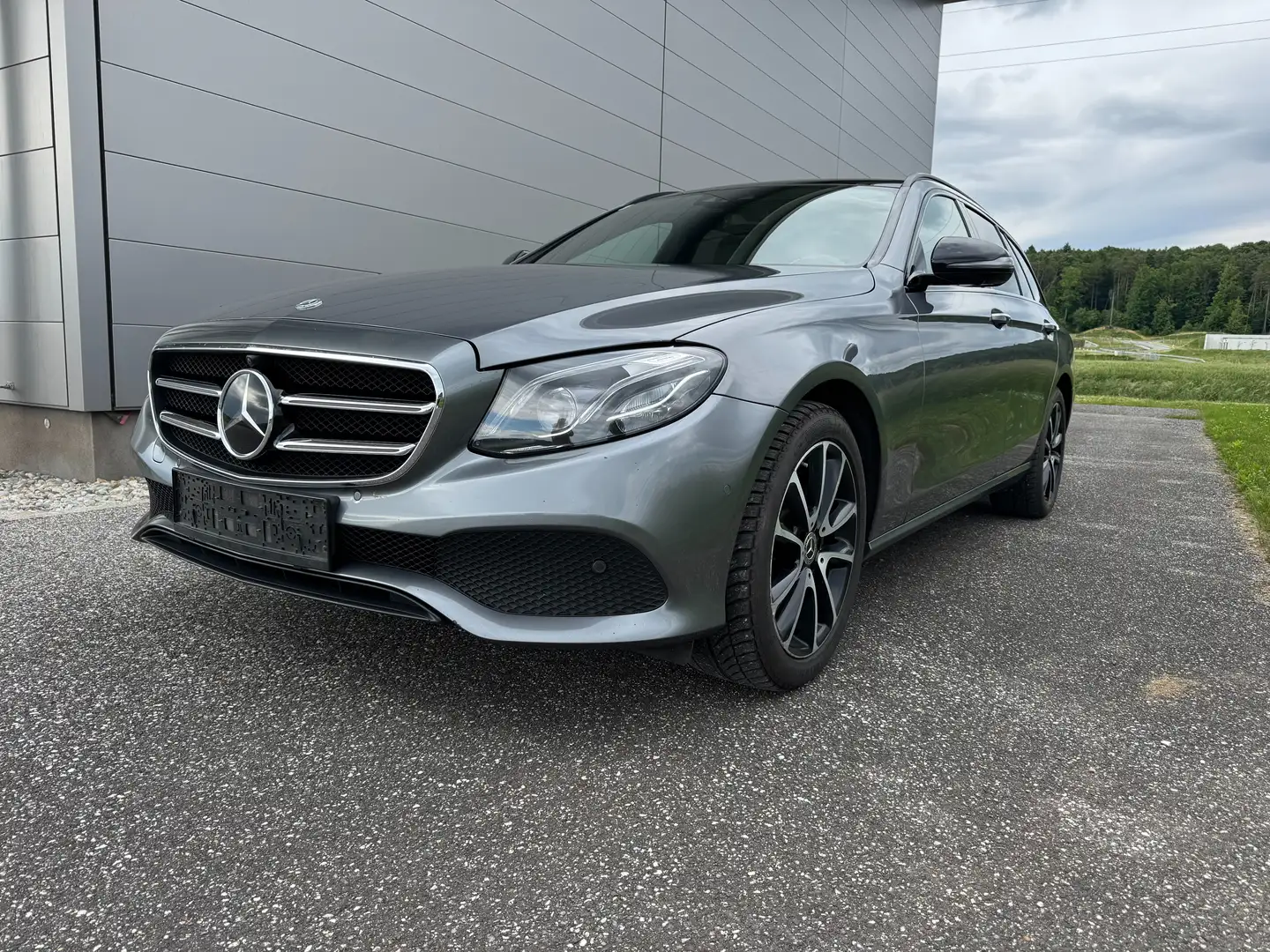 Mercedes-Benz E 220 d T Austria Edition 4MATIC Aut. Gris - 1