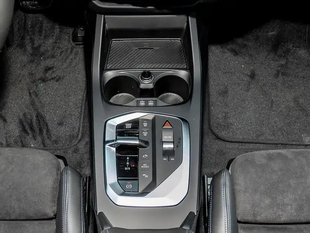 BMW 1 Series view 8