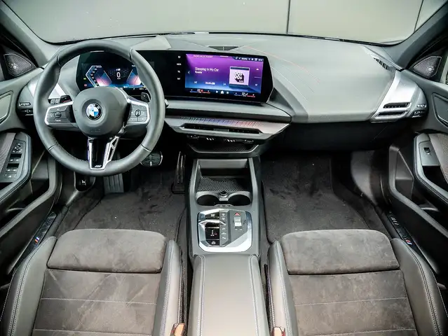 BMW 1 Series view 5