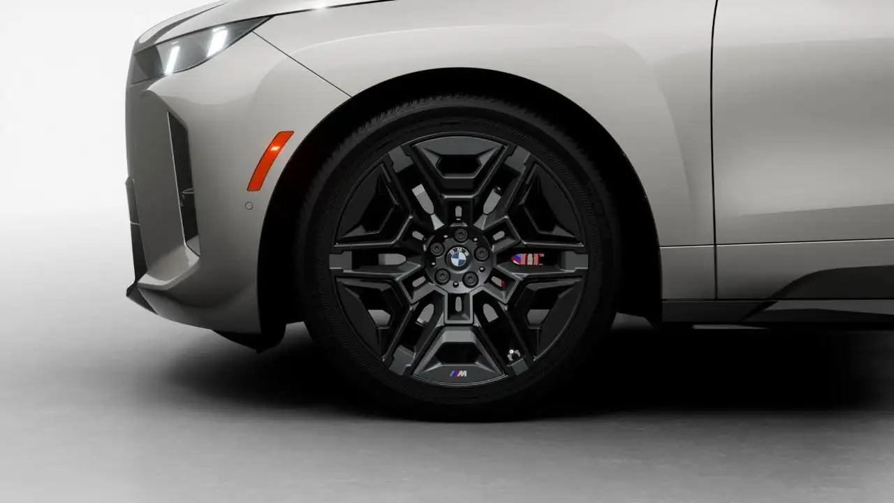 BMW iX снимка BMW iX