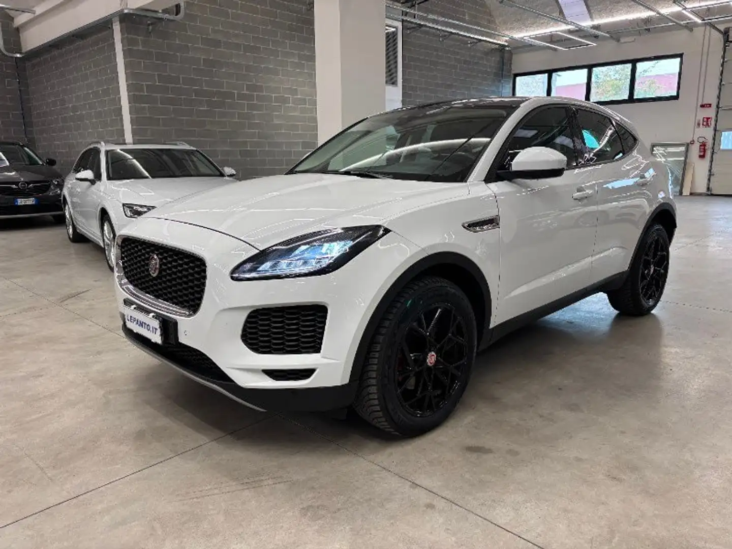 Jaguar E-Pace E-Pace 2.0D 150 CV AWD aut. Wit - 1