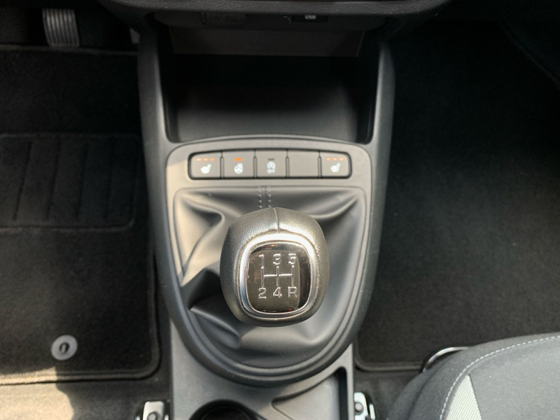 Hyundai i10 1.0 Edition 30 1 Hand 8xbereift — photo 13