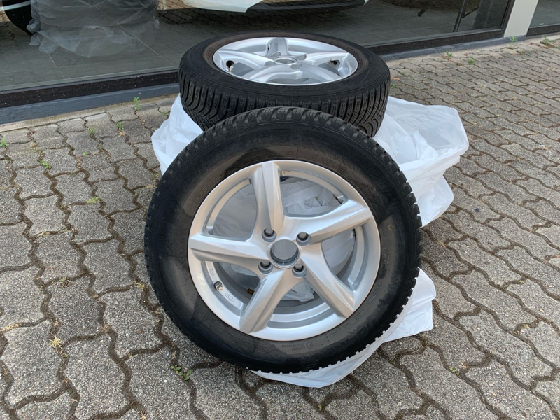 Hyundai i10 1.0 Edition 30 1 Hand 8xbereift — photo 11
