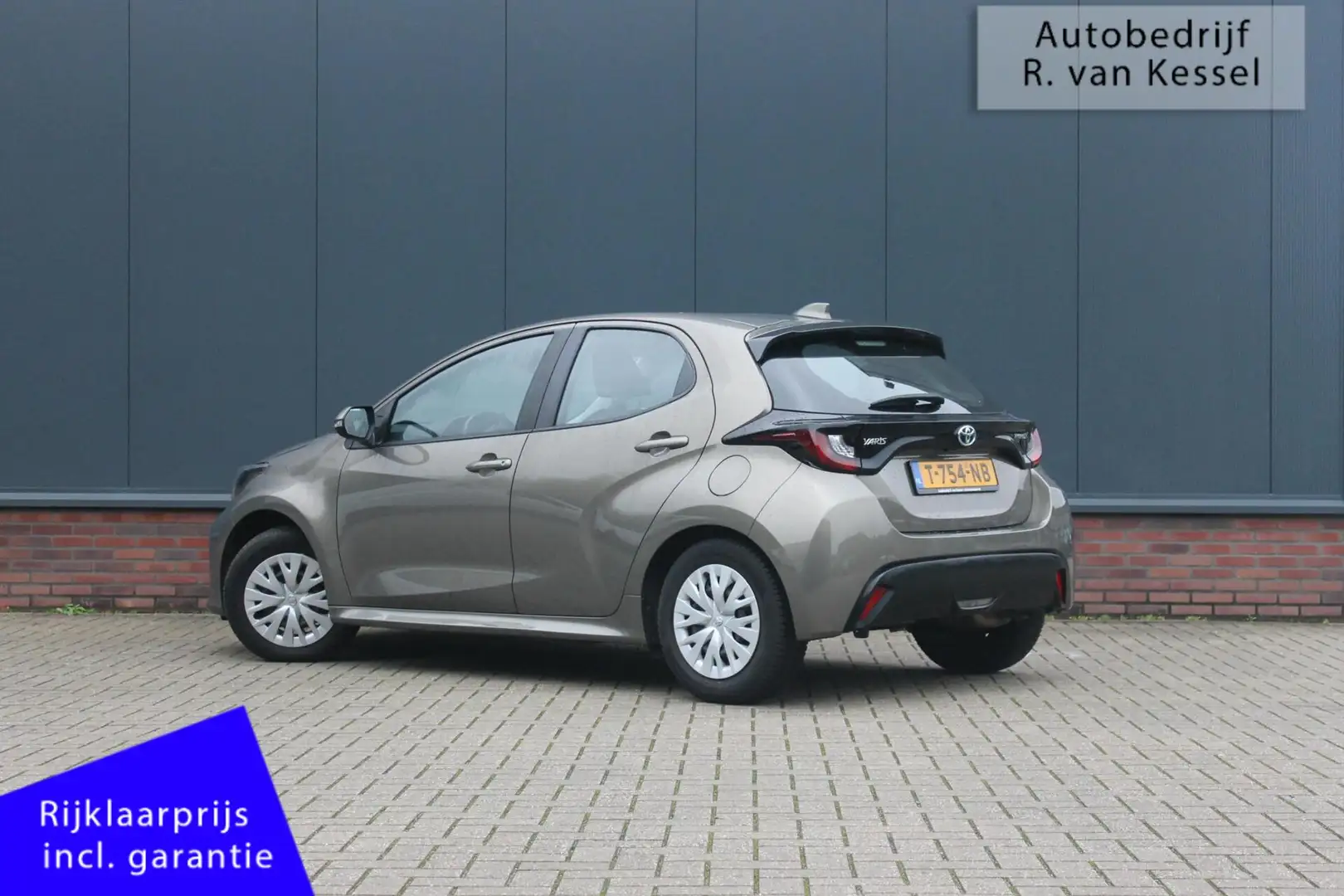 Toyota Yaris 1.5 Hybrid 115 Active I Navigatie I Allseason band Grün - 2