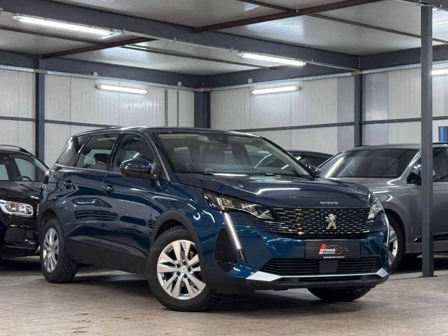Peugeot 5008 PureTech S&S BUSINESS*7SITZ*APP*LANE*1.HAND Blau - 1