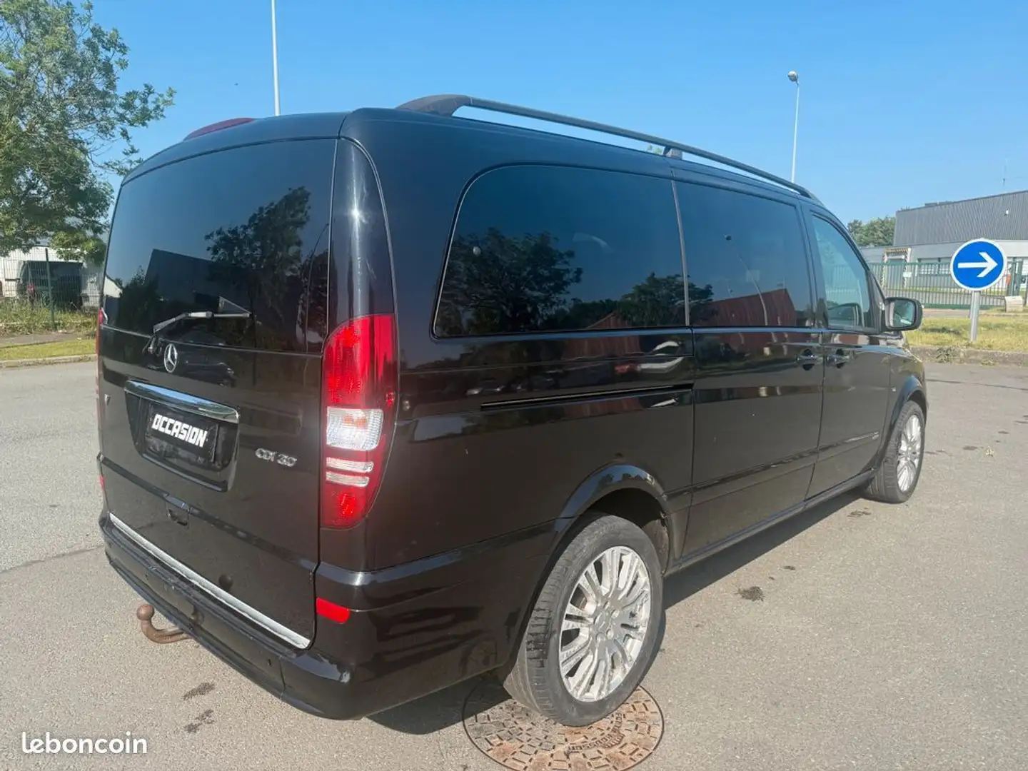 Mercedes-Benz Viano Mercedes 3.0 V6 224cv 5places L2 Rallongè GPS-Cuir Noir - 2