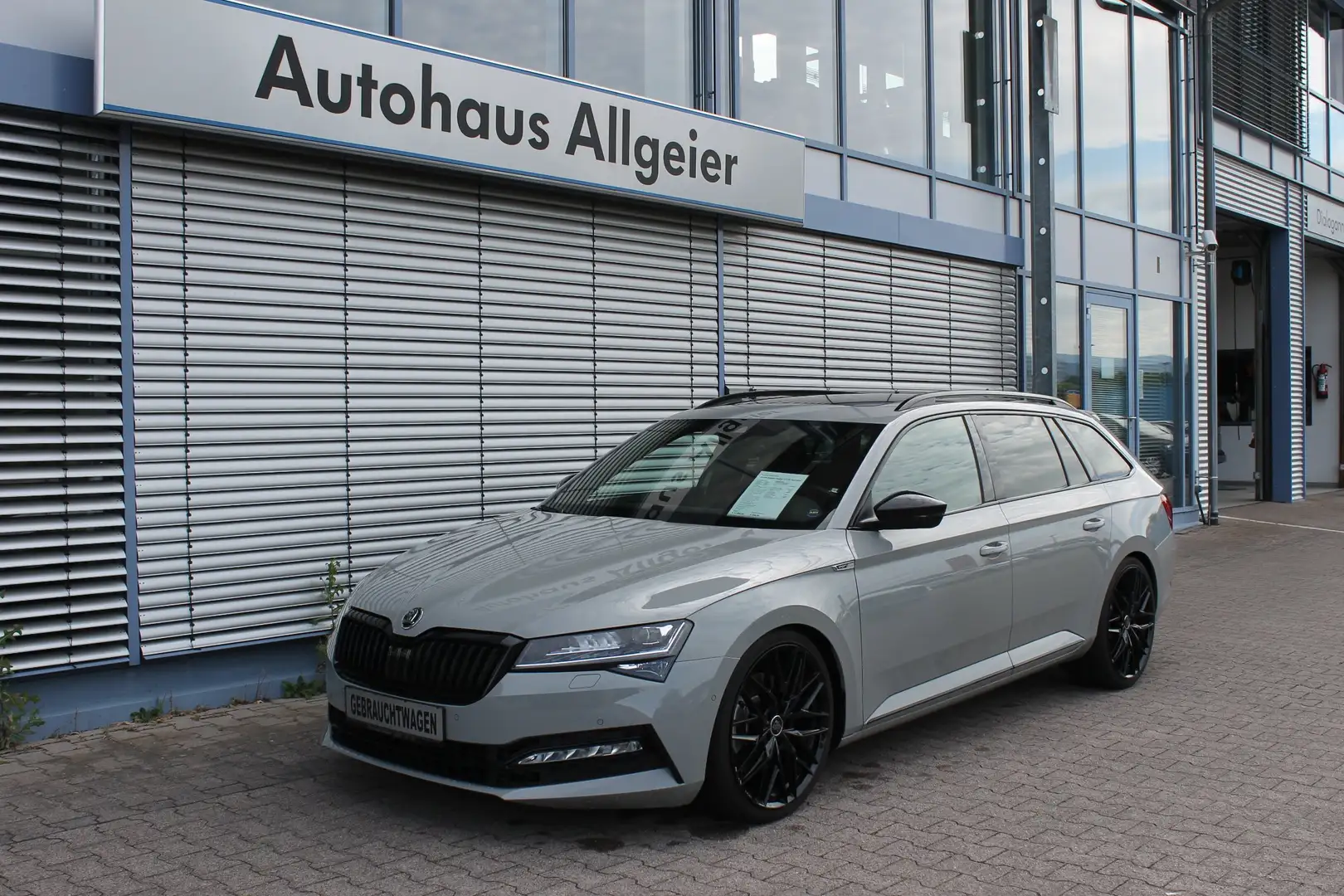 Skoda Superb Combi 2.0 TSI Sportline 4x4 *Standheizung/Kamera* Grijs - 2