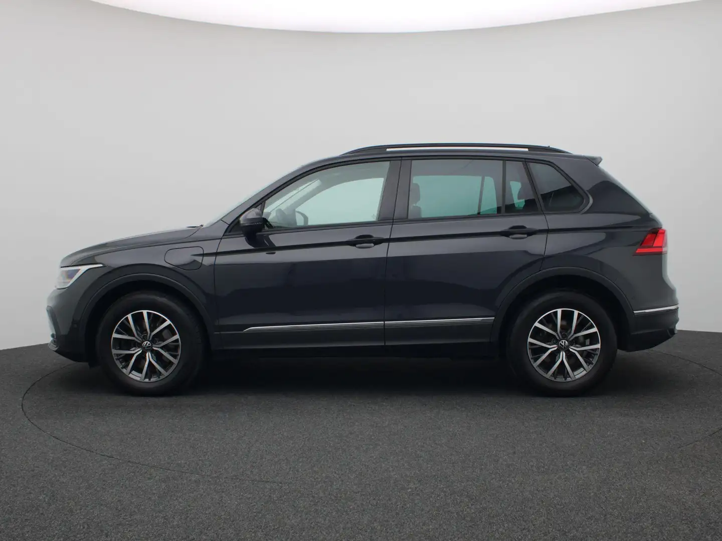 Volkswagen Tiguan 1.4 life eHybrid 245PK DSG full led, adaptive crui Grijs - 2