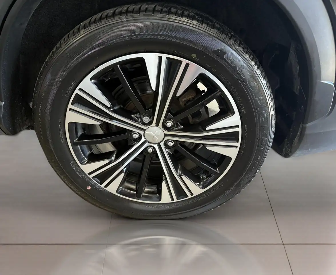 Mitsubishi Eclipse Cross снимка Mitsubishi Eclipse Cross