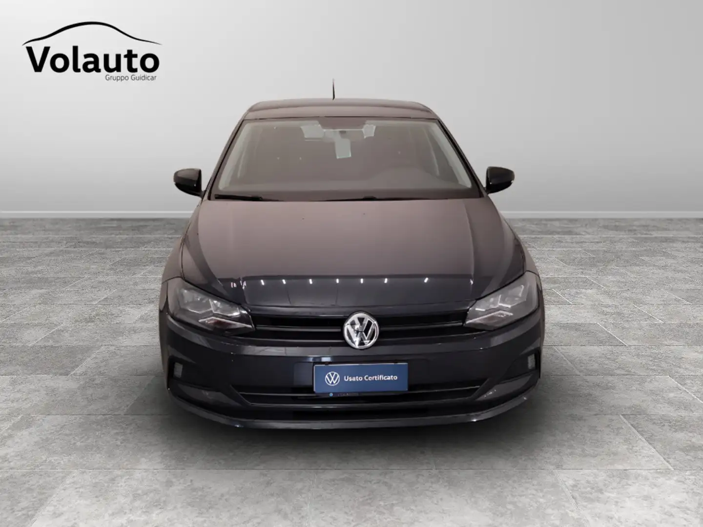 Volkswagen Polo VI 2017 - Polo 5p 1.0 mpi Trendline 65cv Gris - 2