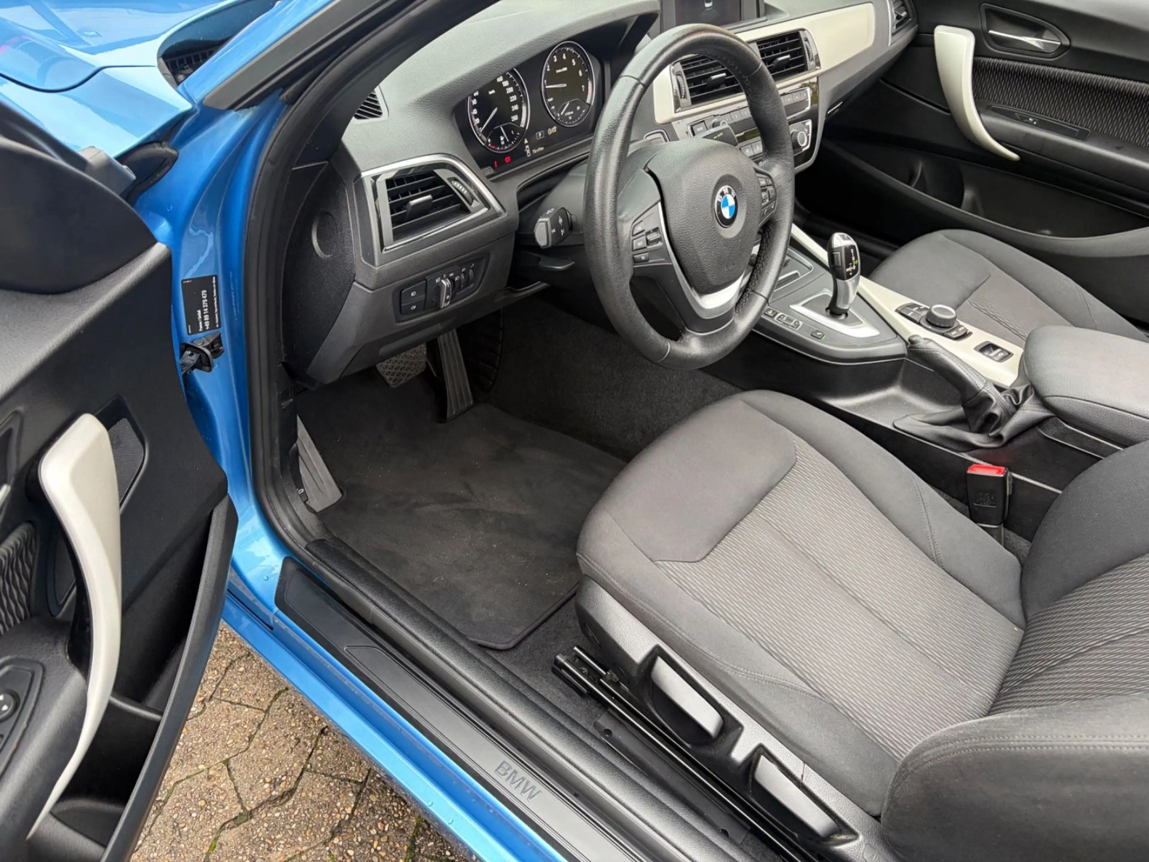 BMW 220 Cabrio Advantage Automatik — photo 10
