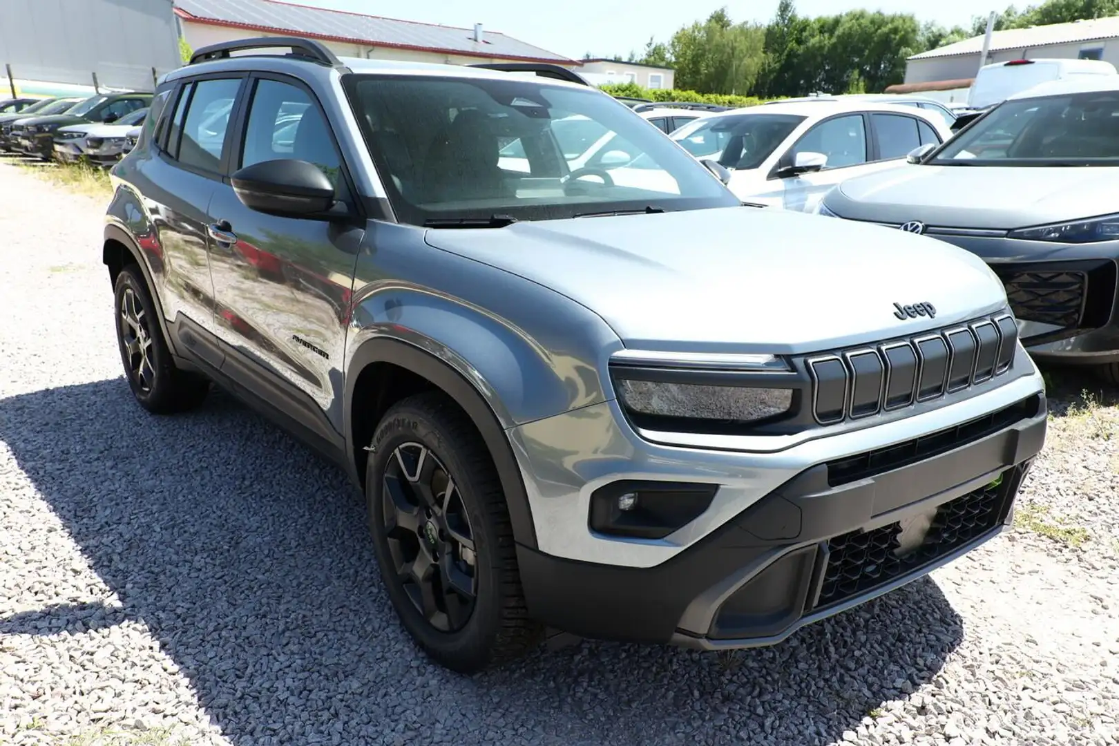 Jeep Avenger Upland MHEV 4xe SHZ ACC Kam 17Z Klimaaut 100 kW... Grau - 2