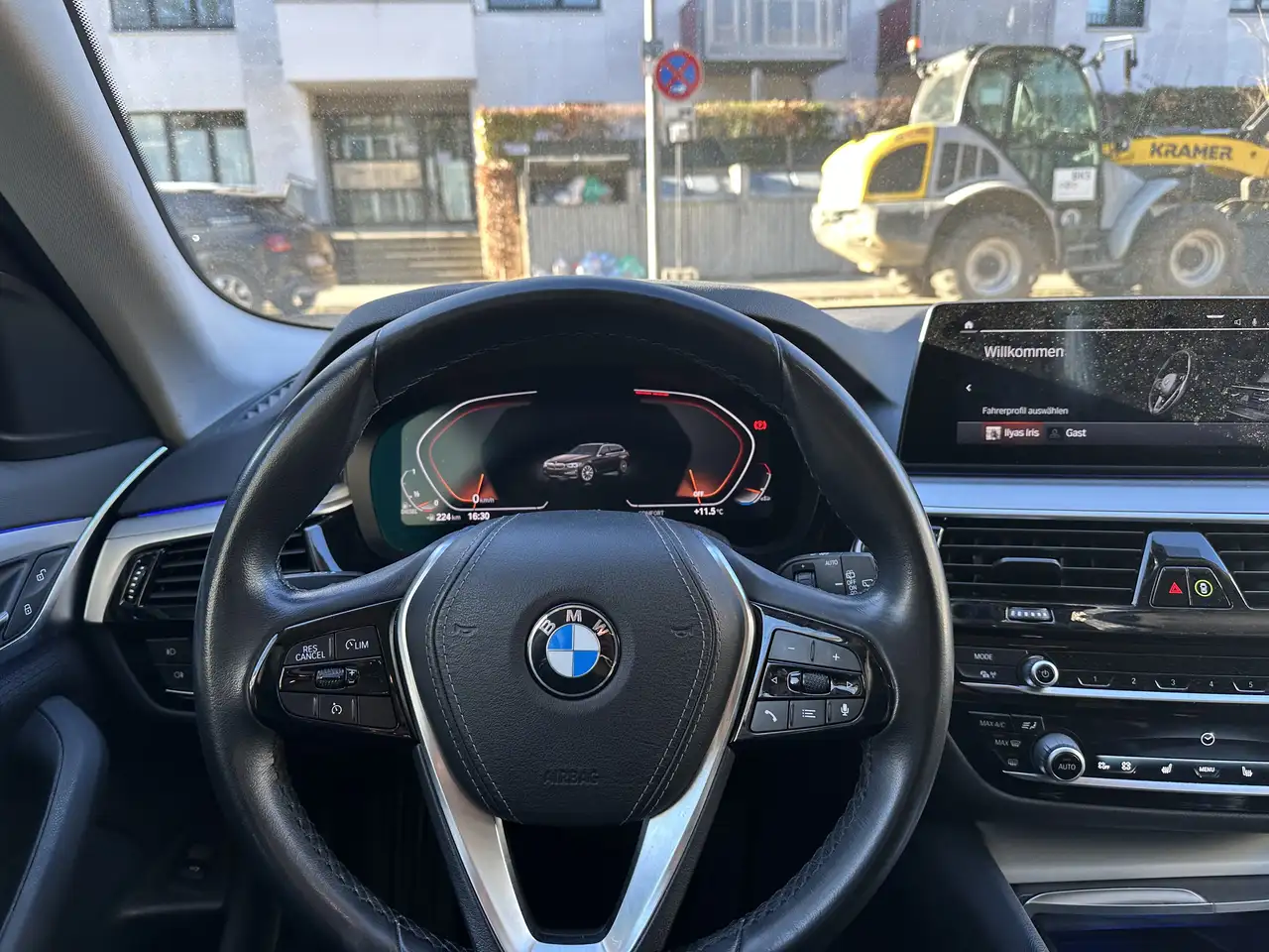 BMW 520