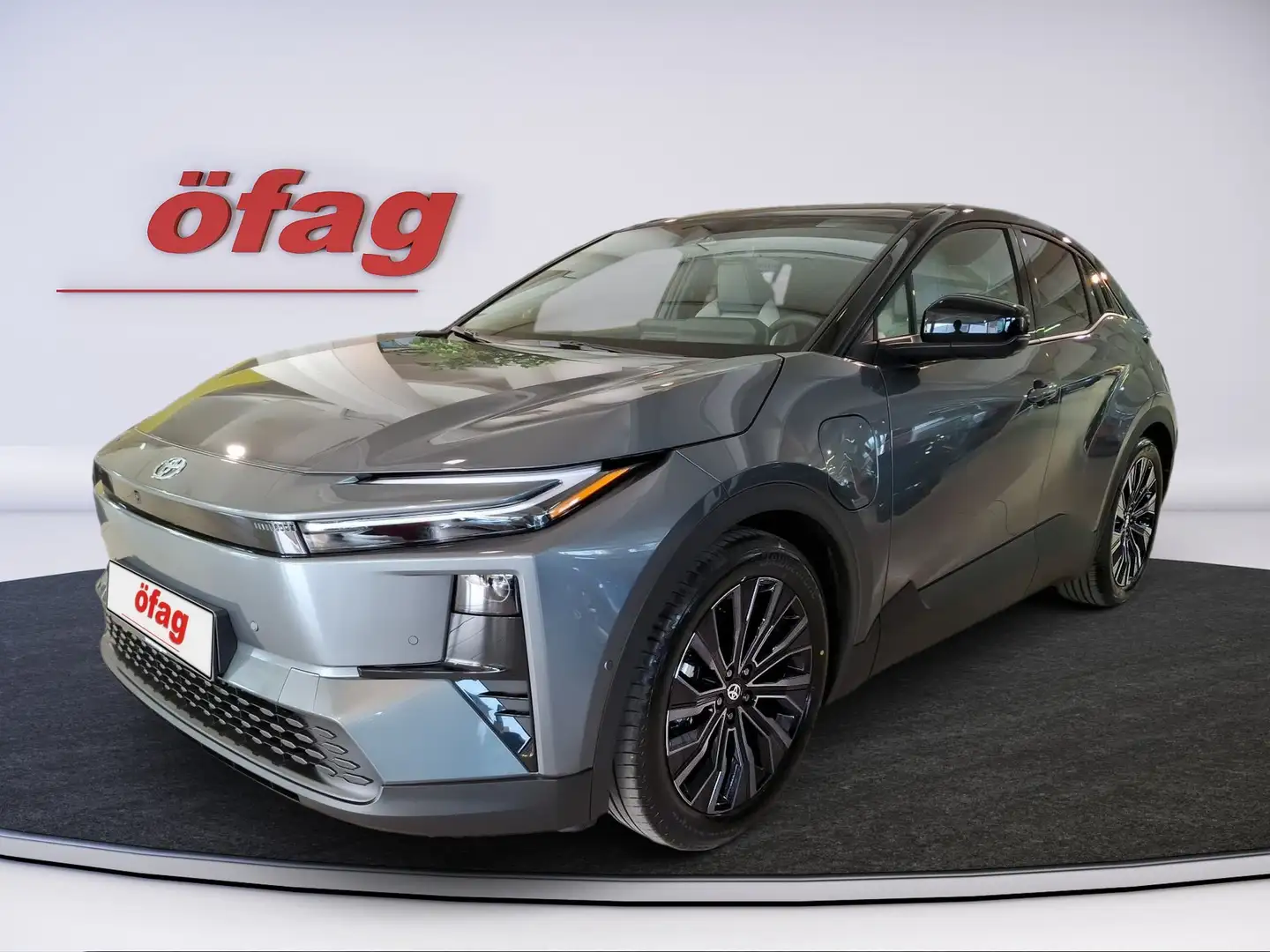 Toyota C-HR + Elektro 77kWh AWD Lounge Helles Interior + Panor Grau - 2