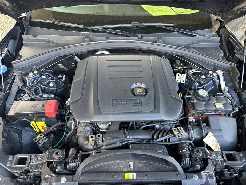 Jaguar F-Pace Prestige AWD — photo 10