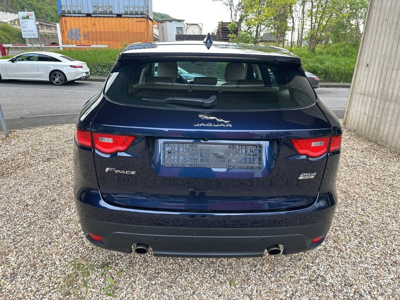 Jaguar F-Pace Prestige AWD — photo 4