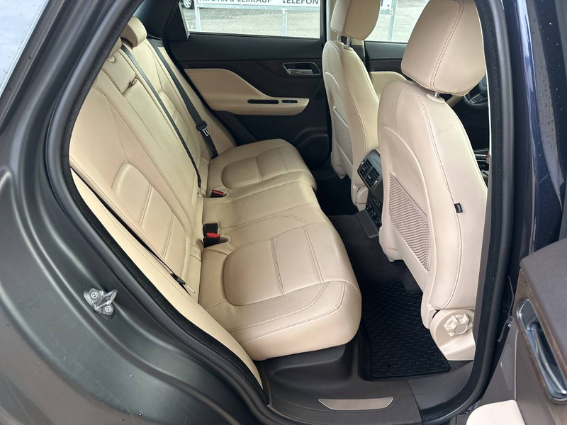 Jaguar F-Pace Prestige AWD — photo 15