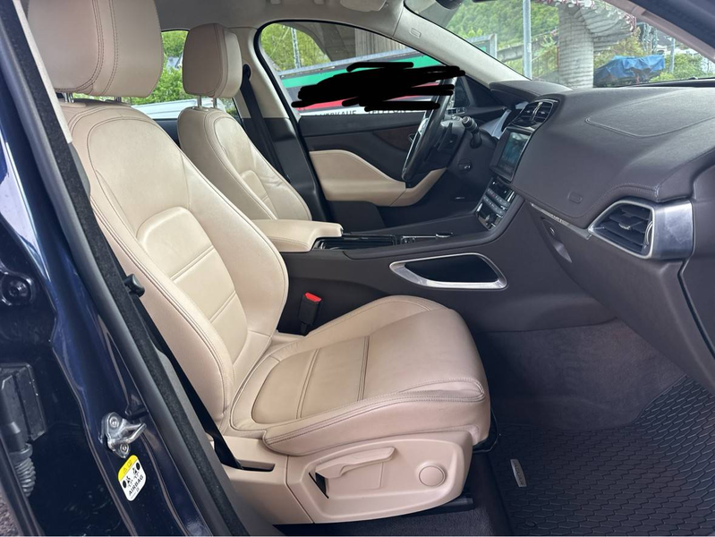 Jaguar F-Pace Prestige AWD — photo 12