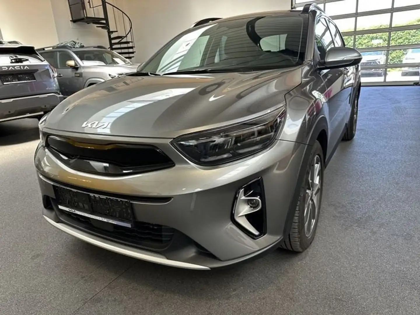 Kia Stonic Inspire Plus 1.0T 100 DCT / Valckenier Aalst Grijs - 1