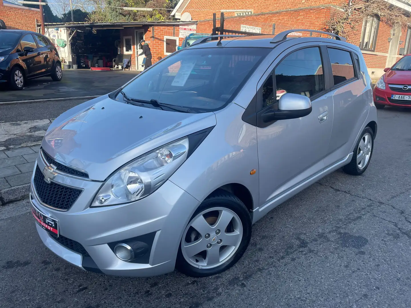 Chevrolet Spark 1.2i LT CLIME PDC 60(82) KW(HP) GAR.1AN Stříbrná - 1