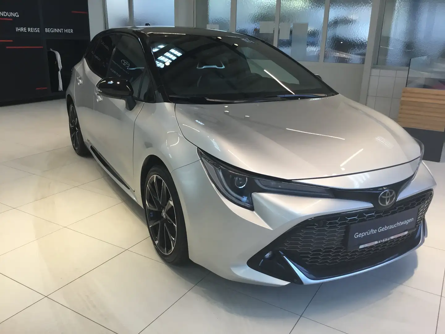 Toyota Corolla 2,0 Hybrid GR-S Silber - 2