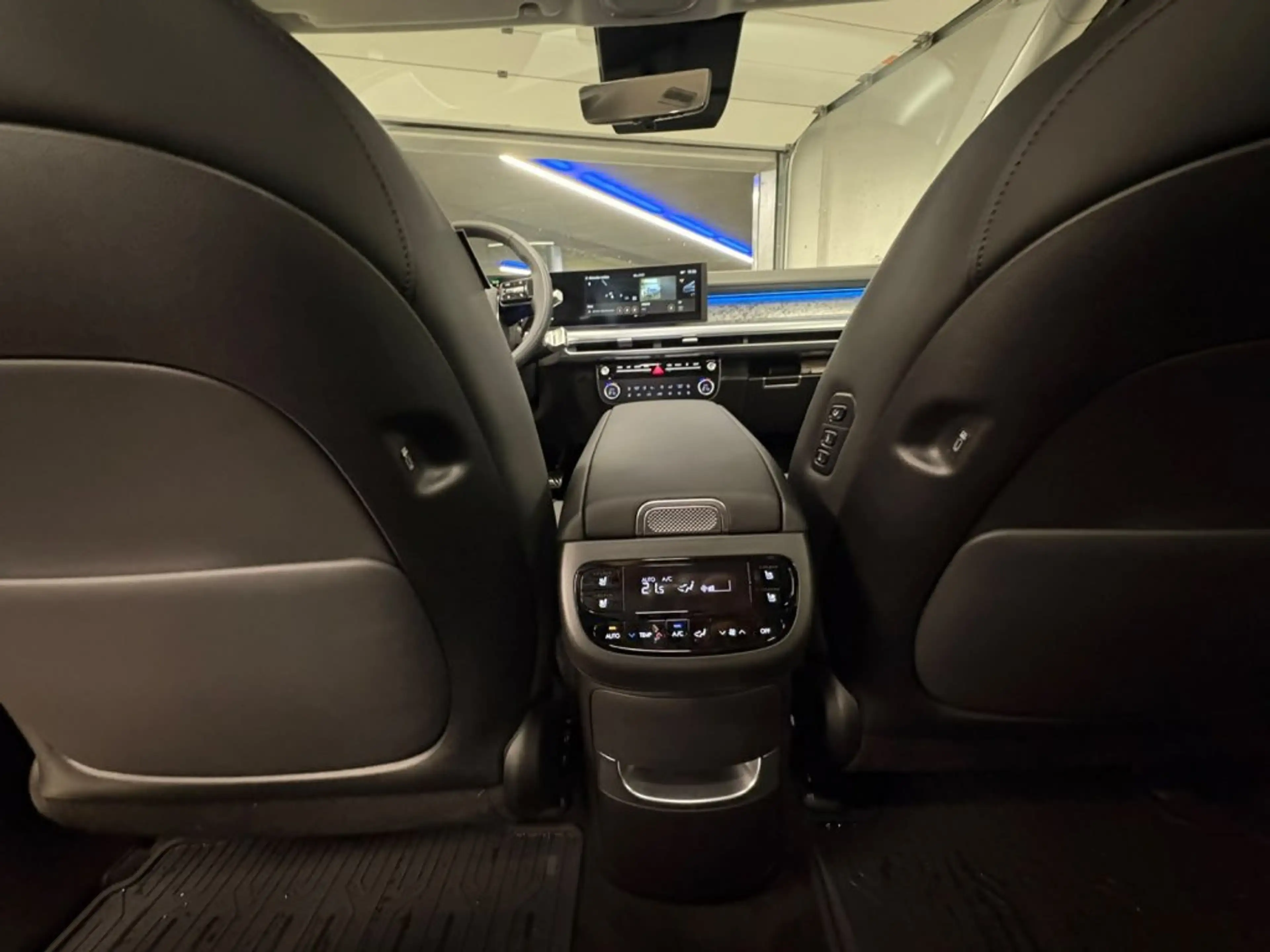 Hyundai IONIQ 9 Calligraphy 110 kWh 4WD 96c61-P3-O2/3 — photo 9