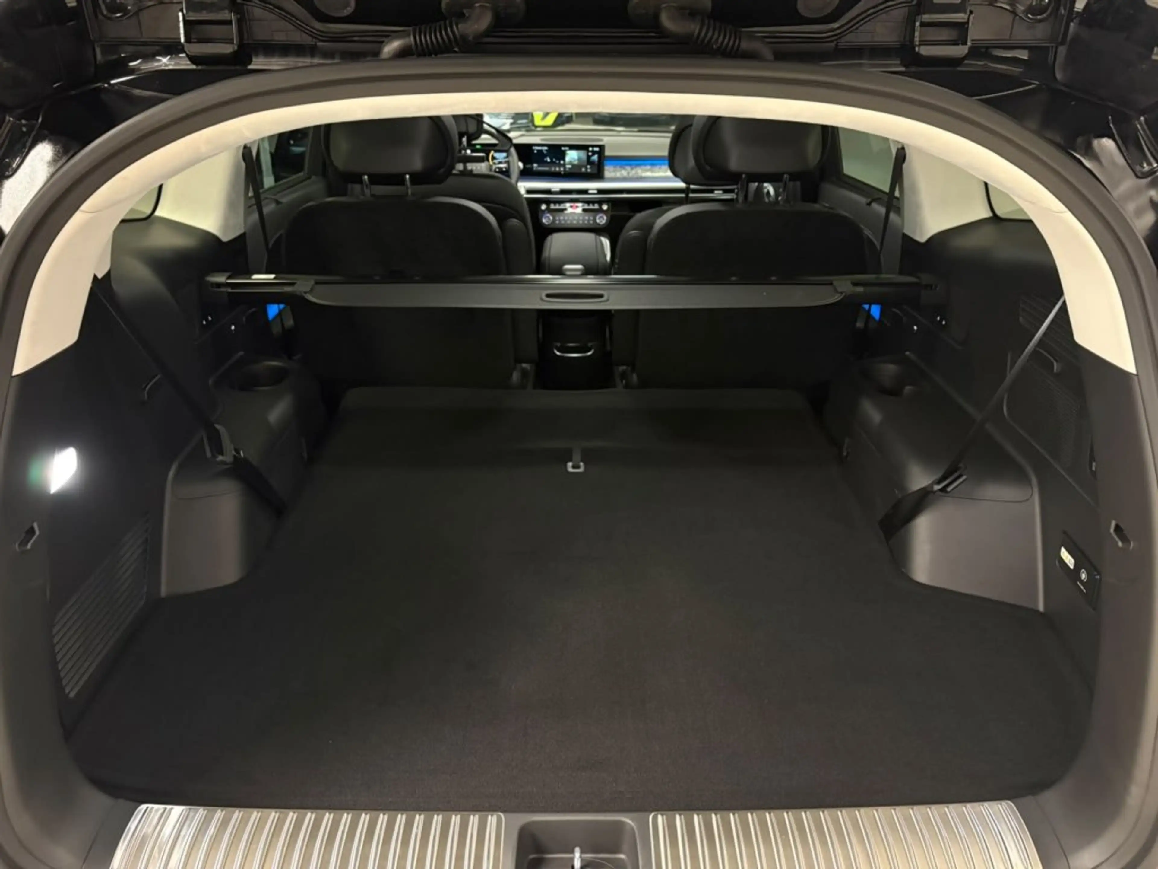Hyundai IONIQ 9 Calligraphy 110 kWh 4WD 96c61-P3-O2/3 — photo 7