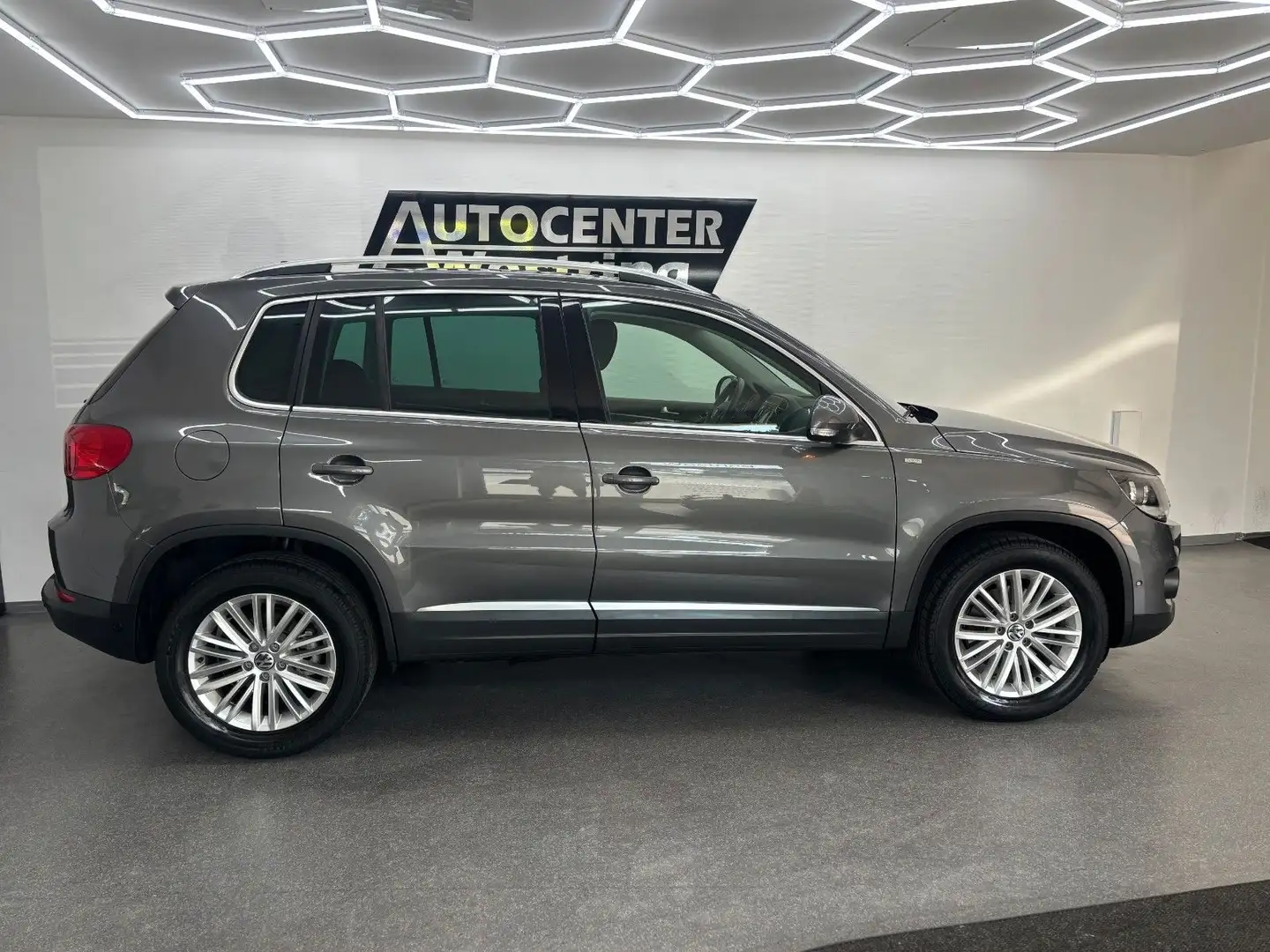 Volkswagen Tiguan 1,4 TSI Cup Sport & Style BMT*Kamera*53Tk Grigio - 2