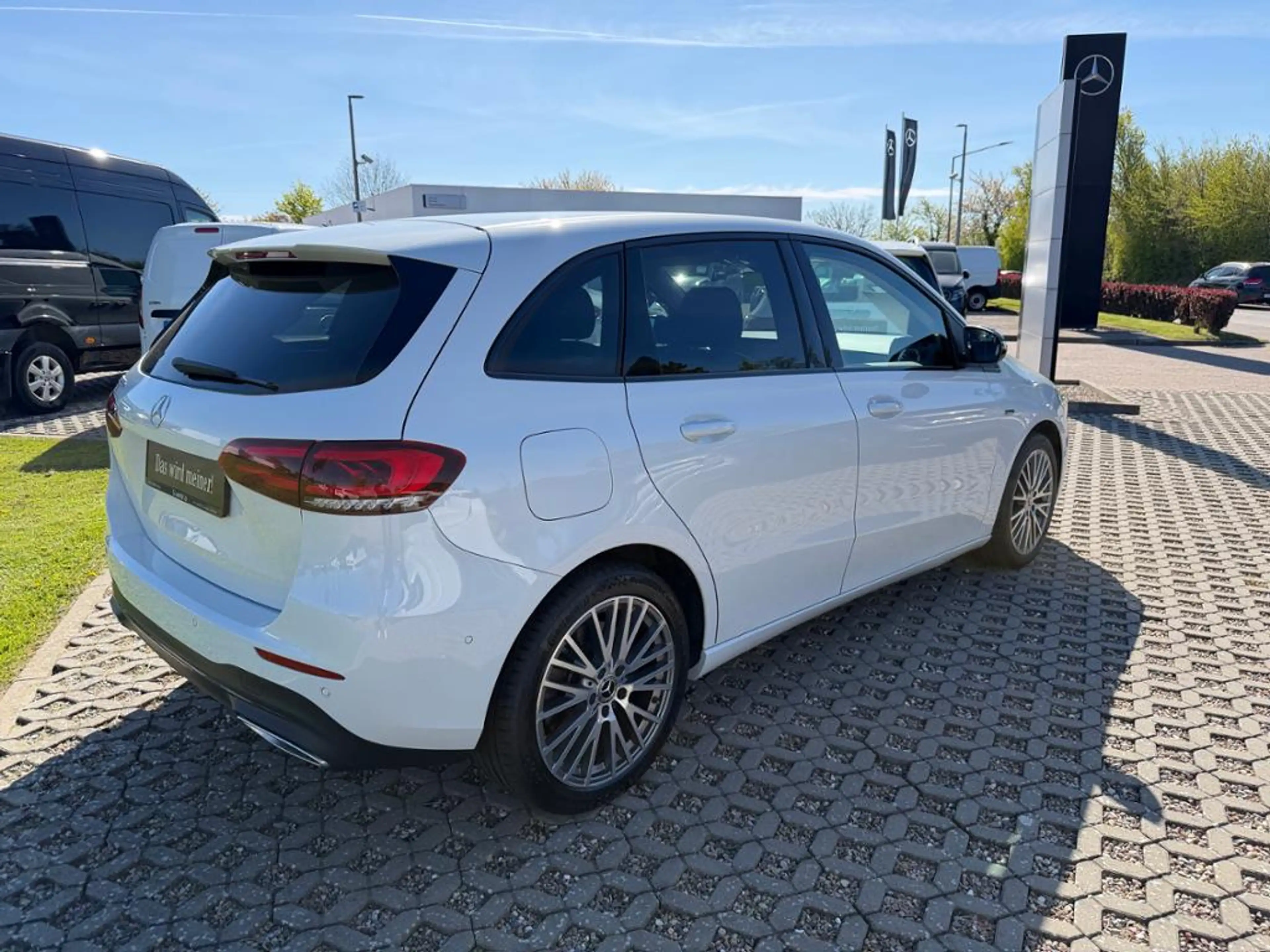 Mercedes-Benz B 250 e NIGHT PROGRESSIVE KAMERA SPUR PDC SHZ — photo 5