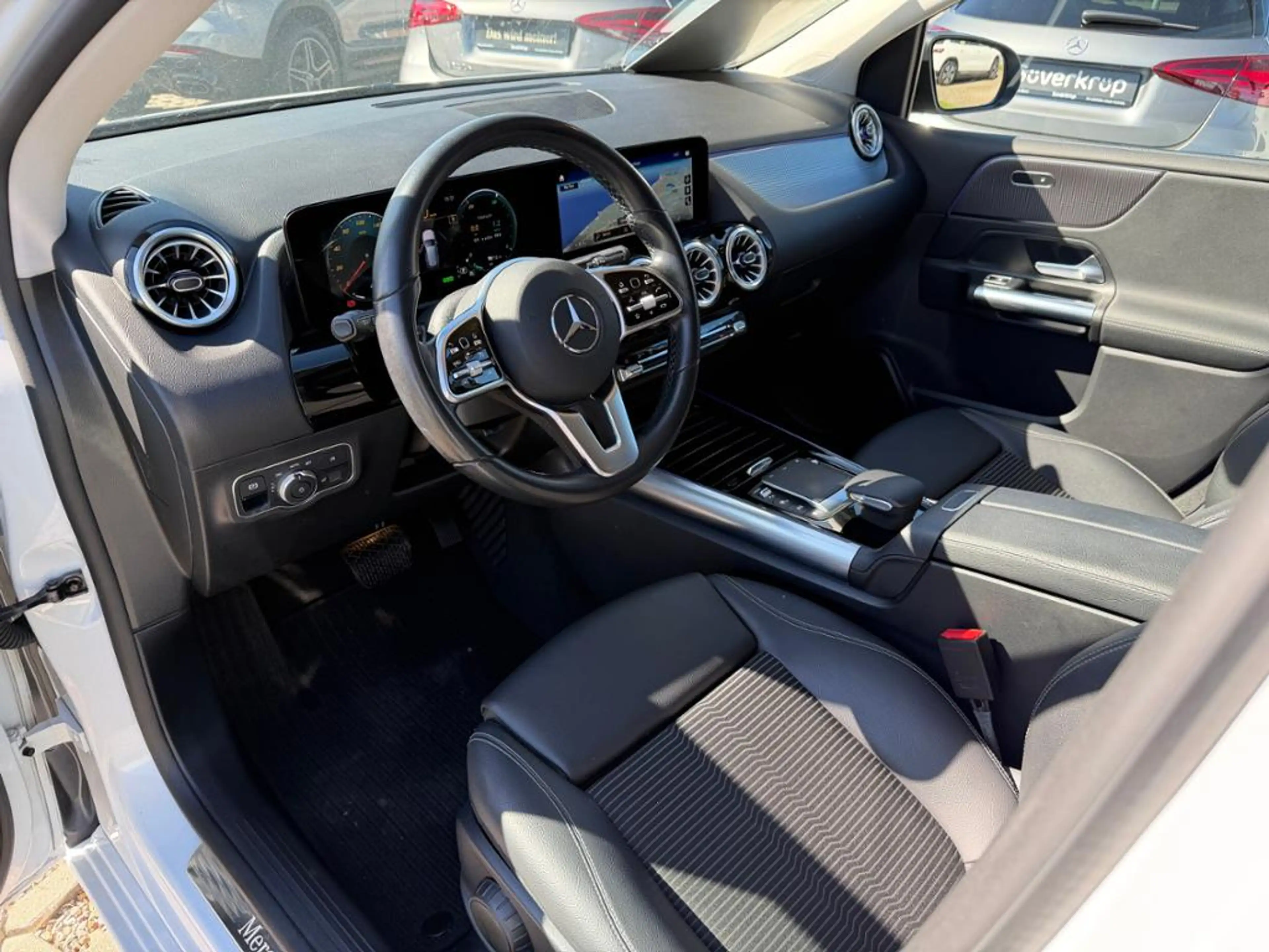 Mercedes-Benz B 250 e NIGHT PROGRESSIVE KAMERA SPUR PDC SHZ — photo 9