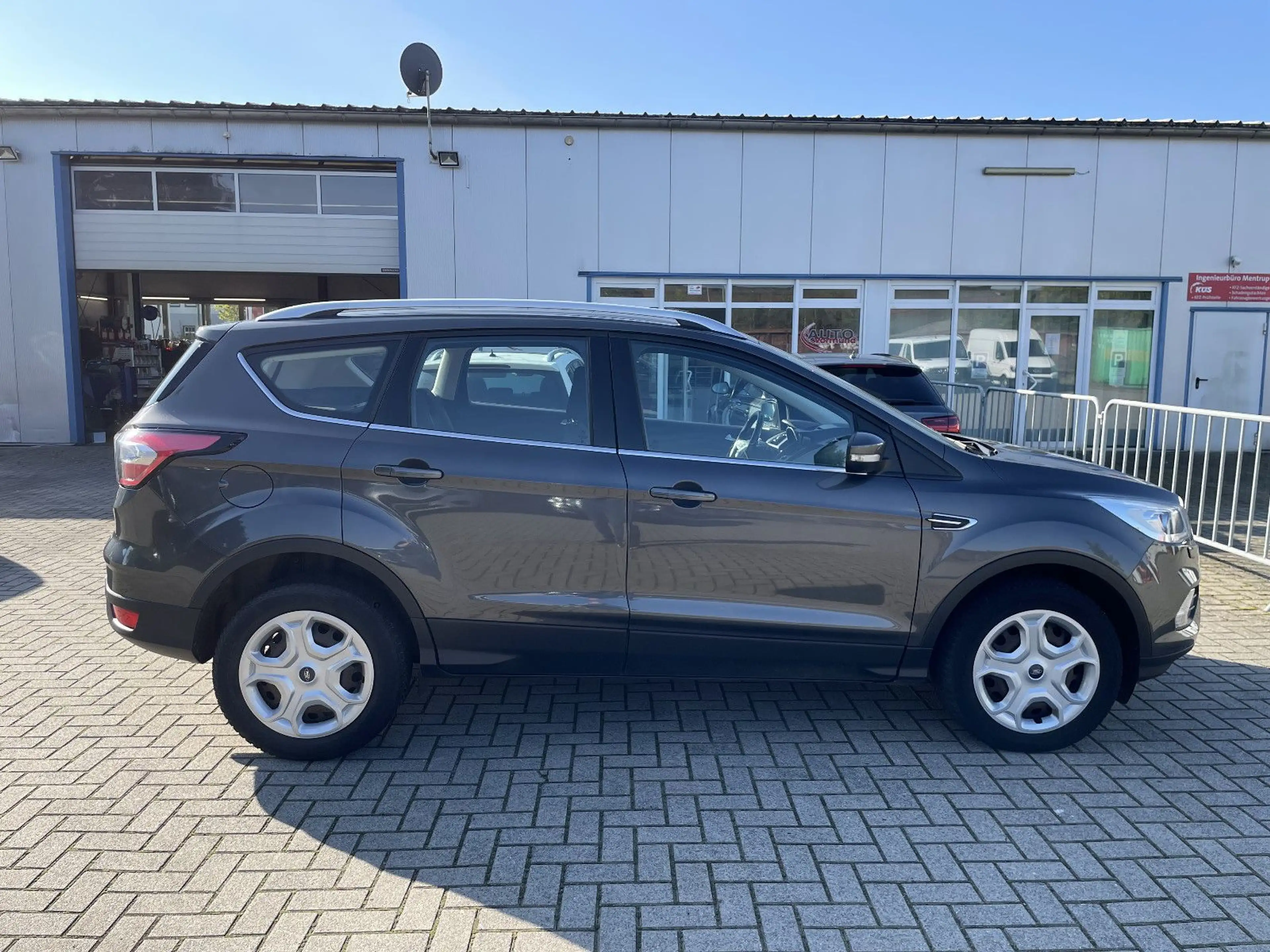 Ford Kuga Cool & Connect — photo 4