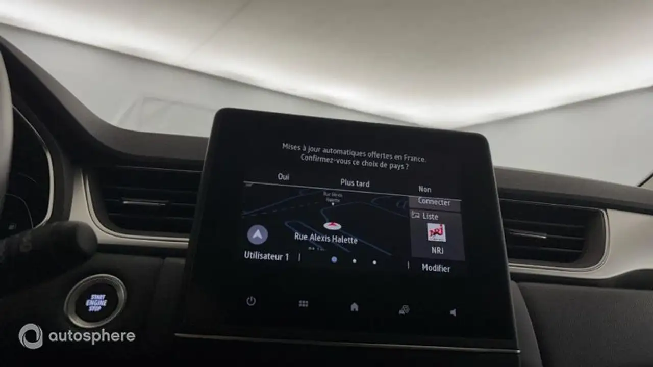 Renault Captur — photo 18