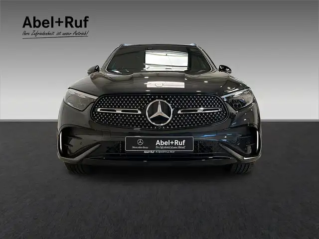 Mercedes-Benz 450 view 2