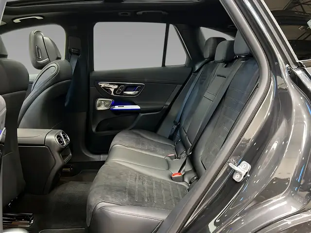 Mercedes-Benz 450 view 9