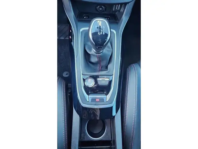 Peugeot 308 view 8