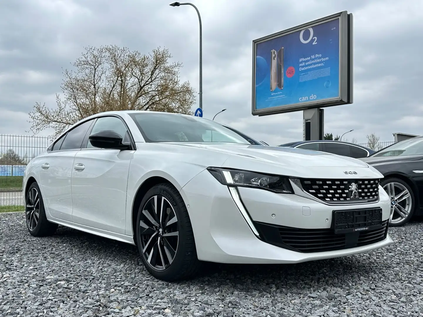 Peugeot 508 Hybrid225 GT/LED/360°/Navi/Massage/ACC/Night Weiß - 1